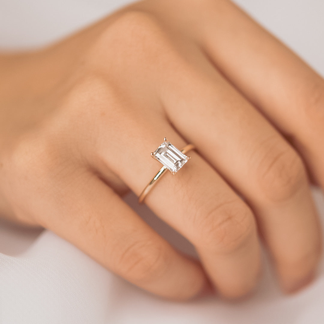 AGL038